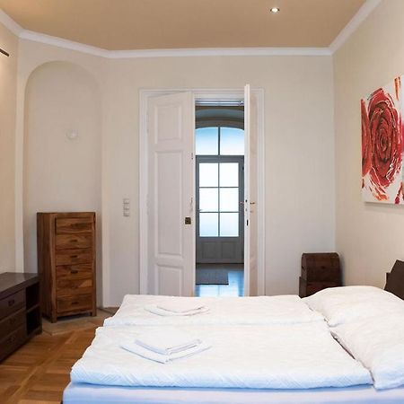 Velky Apartman Bratislava Bagian luar foto