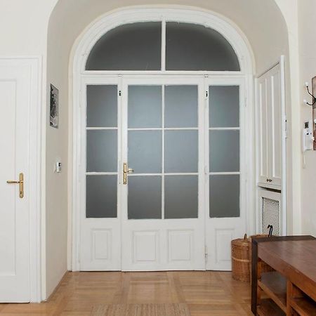 Velky Apartman Bratislava Bagian luar foto