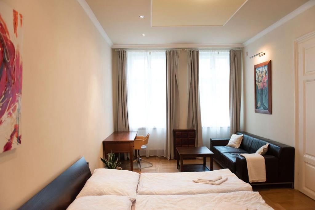 Velky Apartman Bratislava Bagian luar foto