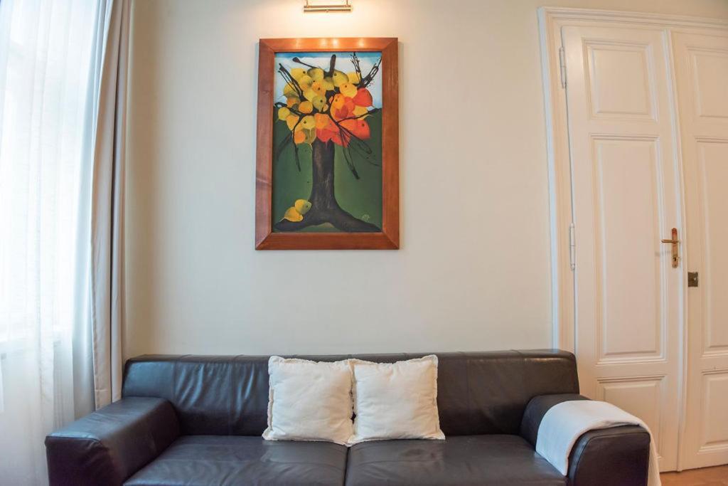 Velky Apartman Bratislava Bagian luar foto