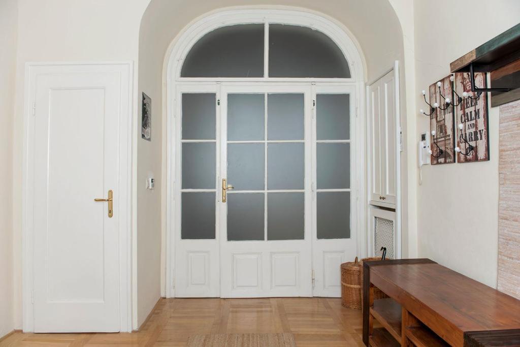Velky Apartman Bratislava Bagian luar foto