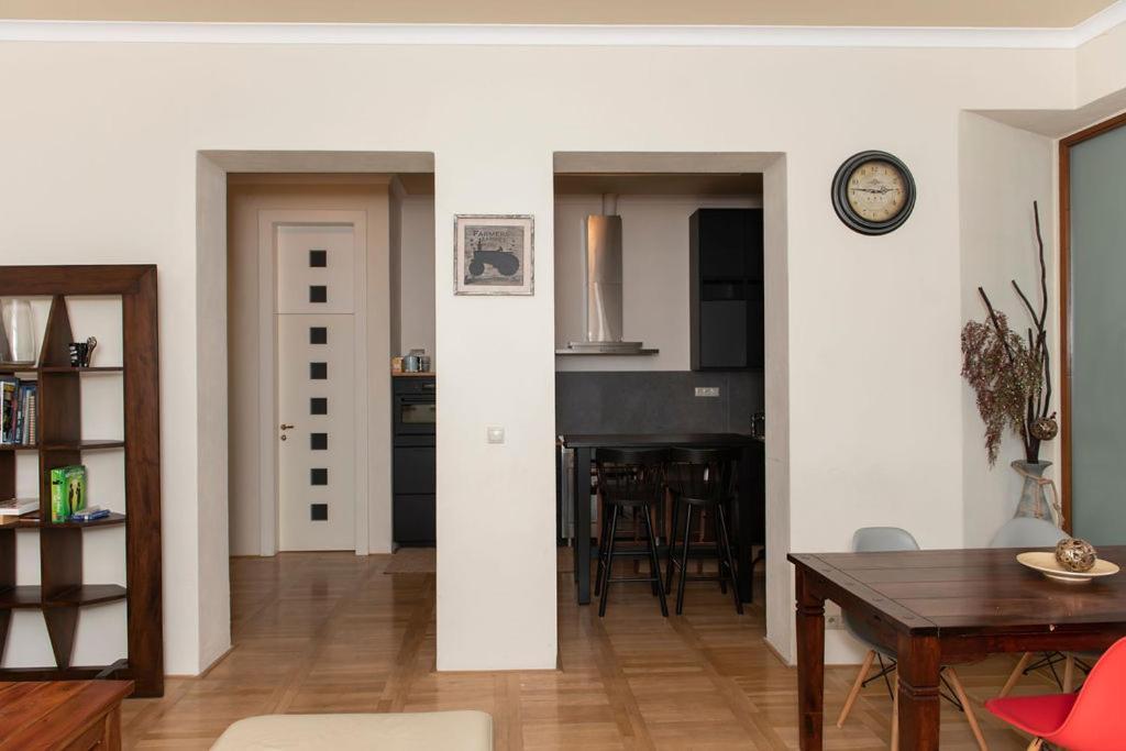 Velky Apartman Bratislava Bagian luar foto