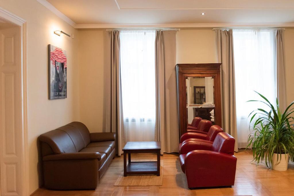 Velky Apartman Bratislava Bagian luar foto