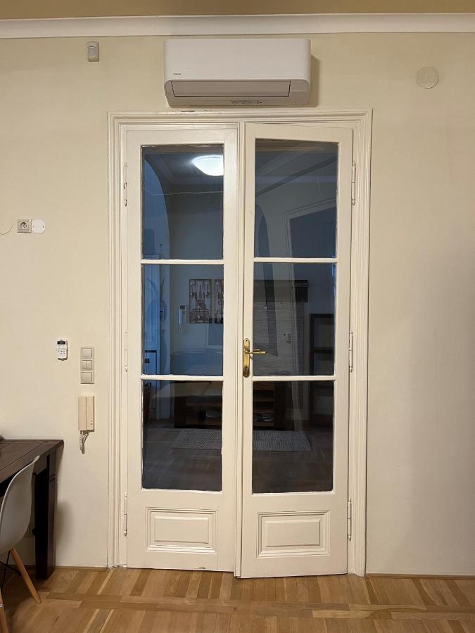 Velky Apartman Bratislava Bagian luar foto